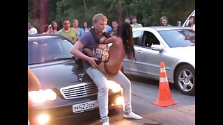 تصمیم به بازگشت به کار, برهنه در ملاء, پیچ خورده porn اولیه و 