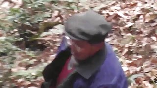 و اجازه دهید پسران هم جنس قلدری مادر بزرگ به بازی به خصوص