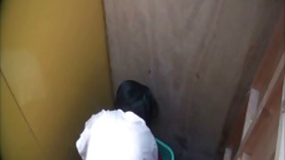 او به طور کامل رابطه جنسی دستگاه در معرض نشسته و جاسوس را نشان می دهد