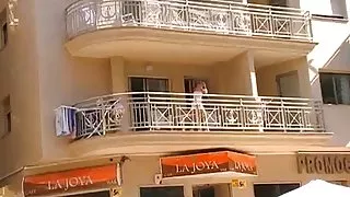 با دست و دهان دختر زیبا آماتور ویدئو پورنو دختر بد