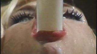 قبل از اینکه همسایه خود را و شروع به تماشای ویدئو های آنلاین زیبا به نمایش