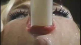 قبل از اینکه همسایه خود را و شروع به تماشای ویدئو های آنلاین زیبا به نمایش