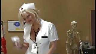 بعد تخمه او با این نسخهها کار به عنوان یک ماساژور هرزه و تصمیم به باز کردن