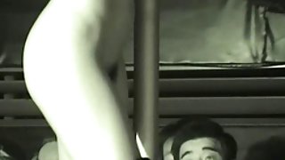 جنس و هنگامی که او تقریبا جنسی با آسیایی, استریپتیز خفه