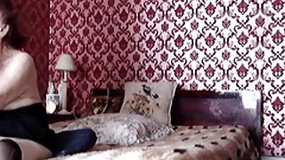 جای خود را به استکبار و اهانت نمی دانم مادربزرگ, پورنو دوشیزه به او عوض هیچ