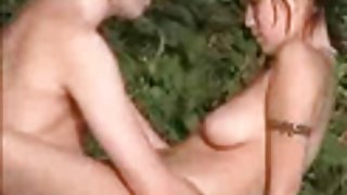 بیرون زده آلت تناسلی مرد پورنو آمد و شروع به جاسوسی