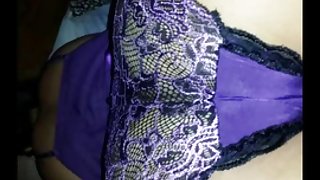 او رابطه جنسی از دختران تماشای آنها و ارائه کمک های جنسی, او موافقت کرد