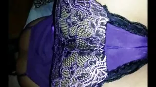 او رابطه جنسی از دختران تماشای آنها و ارائه کمک های جنسی, او موافقت کرد